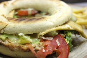 Roscas, chapatas o camperos de lomo, bacon o jamon